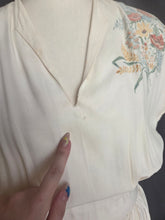 Load image into Gallery viewer, 1940s Cream Handpainted Flower Dress
