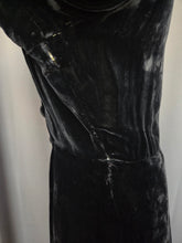 Load image into Gallery viewer, 1930s Black Soft Velvet Fit and Flare Coat
