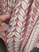 Load image into Gallery viewer, 1940s Dusky Pink and White Leaf Print Dress
