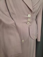 Load image into Gallery viewer, 1940s Rare Lilac/Dusky Pink Button Detail Suit
