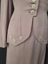 Load image into Gallery viewer, 1940s Rare Lilac/Dusky Pink Button Detail Suit
