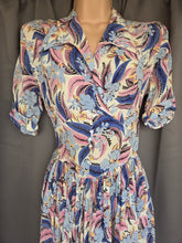 Load image into Gallery viewer, 1940s Blue Pink Leaf/Feather Crepe Dress
