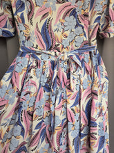 Load image into Gallery viewer, 1940s Blue Pink Leaf/Feather Crepe Dress
