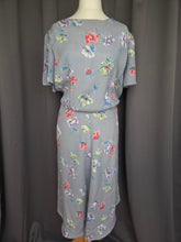 Load image into Gallery viewer, 1940s Pale Grey Multicoloured Flower Dress
