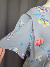 Load image into Gallery viewer, 1940s Pale Grey Multicoloured Flower Dress
