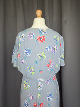 Load image into Gallery viewer, 1940s Pale Grey Multicoloured Flower Dress
