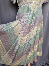 Load image into Gallery viewer, Late 1940s Green, Gold and Taupe Dress
