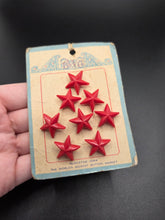 Load image into Gallery viewer, 1940s Deadstock Carded Red Star US Buttons
