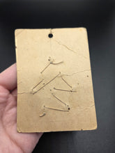 Load image into Gallery viewer, 1940s Deadstock Carded Red Star US Buttons
