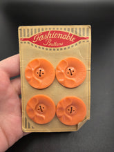 Load image into Gallery viewer, 1940s Deadstock Coral Pink Carded Buttons
