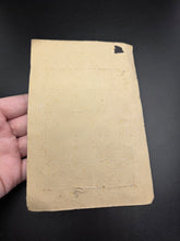Load image into Gallery viewer, 1940s Deadstock Carded Purple Buttons
