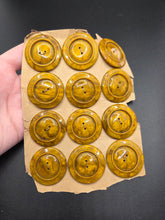 Load image into Gallery viewer, 1940s Deadstock Carded Toffee Buttons
