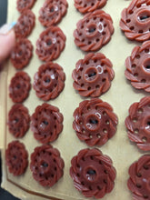 Load image into Gallery viewer, 1940s Deadstock Carded Brown/Pink Buttons
