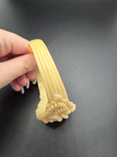 Load image into Gallery viewer, 1940s Huge Chunky Cream Chrysanthemum Celluloid Bangle
