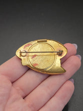 Load image into Gallery viewer, 1940s World War Two US Cap Locket Brooch

