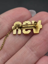 Load image into Gallery viewer, 1940s World War Two Fort Monmouth US Brooch
