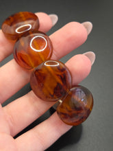 Load image into Gallery viewer, 1940s Root Beer Bakelite Stretchy Bracelet
