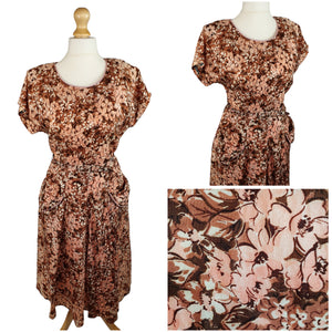 Late 1940s Early 1950s Peach and Brown Dress With Huge Pockets