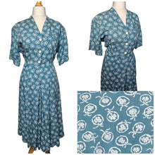 Load image into Gallery viewer, 1940s Teal and White Novelty Hat Print Dress
