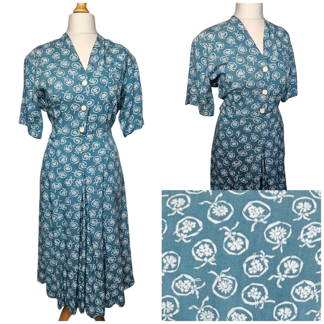 1940s Teal and White Novelty Hat Print Dress