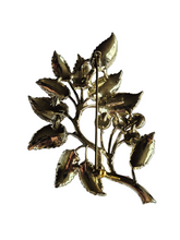 Load image into Gallery viewer, Vintage Exquisite Christmas Berry Brooch
