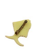 Load image into Gallery viewer, 1940s Yellow Celluloid Fish Brooch
