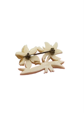 Load image into Gallery viewer, 1940s Carved Edelweiss and Daffodil Brooch
