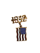 Load image into Gallery viewer, 1940s USA 1942 Flag Brooch
