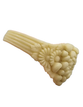 Load image into Gallery viewer, 1940s Huge Chunky Cream Chrysanthemum Celluloid Bangle
