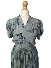Load image into Gallery viewer, 1940s Duck Egg Blue Dress With Velvet Details and Sleeves
