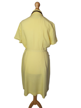 Load image into Gallery viewer, 1940s Yellow Linen Dress With Brown Detailing and Pockets
