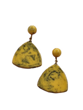 Load image into Gallery viewer, 1940s Yellow/Green Marbled Bakelite Triangle Dangly Earrings
