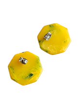 Load image into Gallery viewer, 1940s Blue and Yellow Marbled Bakelite Earrings
