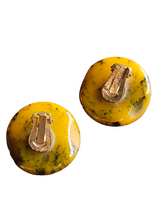 Load image into Gallery viewer, 1940s Giant and Chunky Blackberry and Butterscotch Bakelite Clip Earrings
