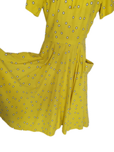 Load image into Gallery viewer, 1950s Rare Horrockses Yellow, Black and White Spotty Print Dress
