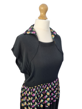 Load image into Gallery viewer, 1940s Black Dress With Colour Block Multicoloured Rose Print
