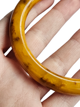 Load image into Gallery viewer, 1940s Banana Bread Marbled Bakelite Bangle
