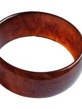 Load image into Gallery viewer, 1940s Marbled Torty Effect Bakelite Bangle
