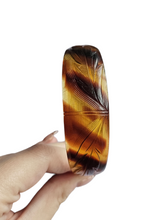 Load image into Gallery viewer, 1920s/1930s Carved Brown Graduated Bangle
