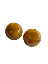 Load image into Gallery viewer, 1940s Chunky Marbled Caramel Faceted Bakelite Earrings
