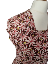 Load image into Gallery viewer, 1940s Pink, Brown and Yellow Daisy Print Dress
