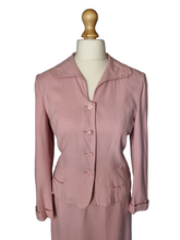 Load image into Gallery viewer, 1940s/1950s Pale Pink Lightweight Wool Suit
