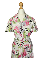 Load image into Gallery viewer, 1940s Pink, Green, Black Waffle Cotton Bird and Leaf Print Dress
