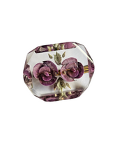 Load image into Gallery viewer, 1940s Lilac Flower Reverse Carved Lucite Brooch

