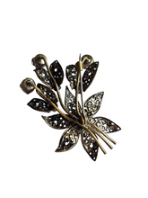 Load image into Gallery viewer, 1930s Art Deco Clear Glass Czech Filigree Flower Brooch
