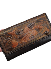 Load image into Gallery viewer, 1930s Brown Leather Small Fish Clutch Bag
