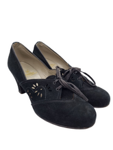 Load image into Gallery viewer, 1940s Black Suede Cut Out Shoes
