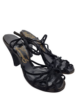 Load image into Gallery viewer, Late 1940s Early 1950s Black Suede Lattice Strappy Shoes
