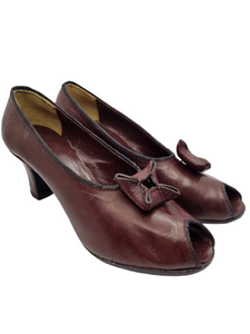 1940s Oxblood Dark Red Leather Court Shoes