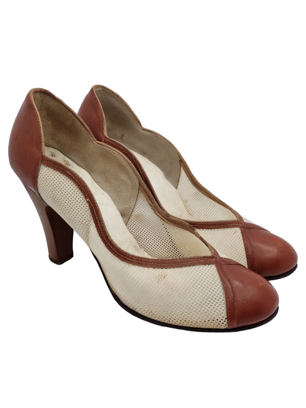 1940s Tan Leather and Cream Mesh Scalloped Shoes